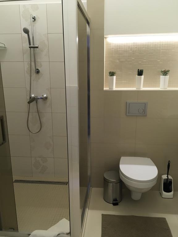 Komárom Hotel Forras מראה חיצוני תמונה