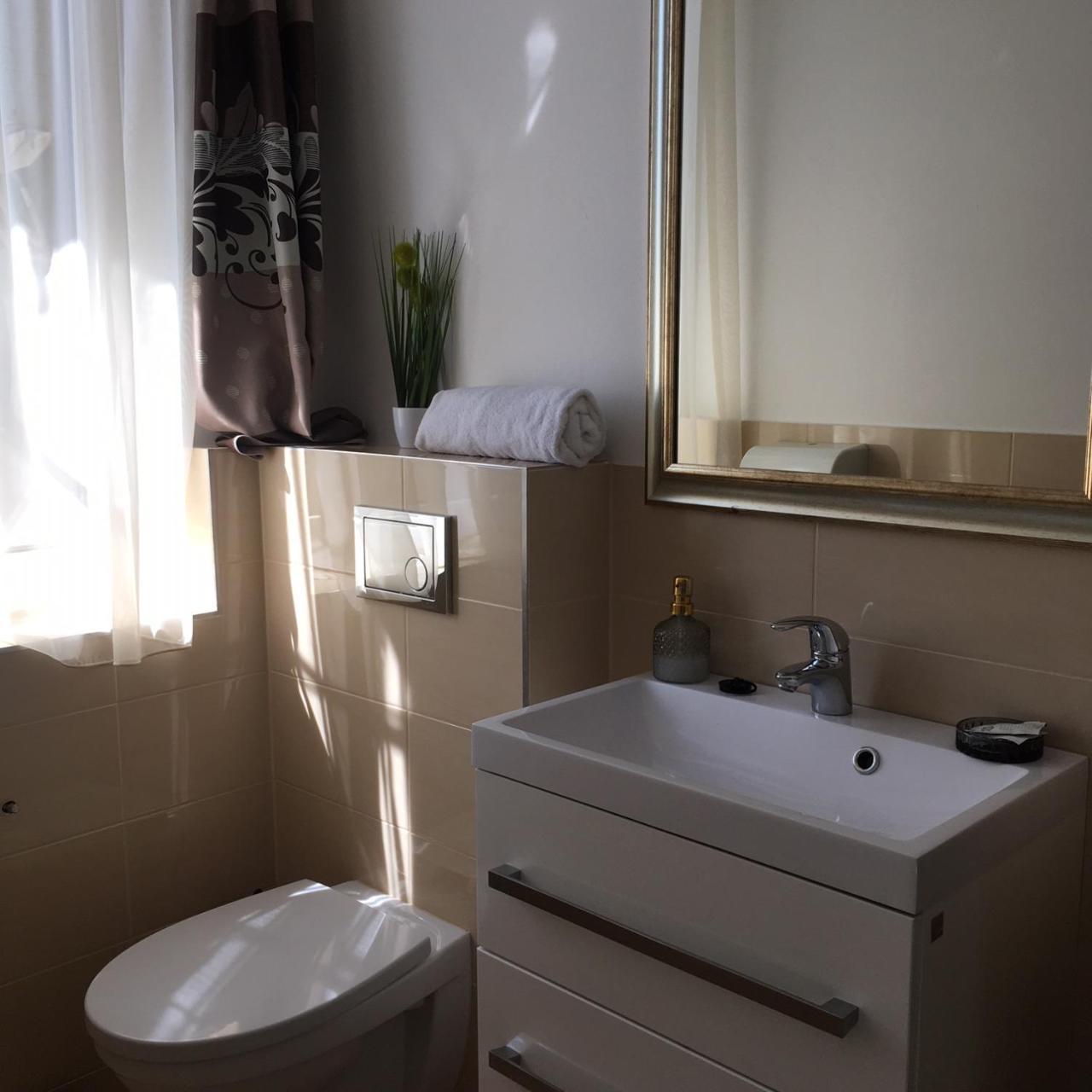 Komárom Hotel Forras מראה חיצוני תמונה